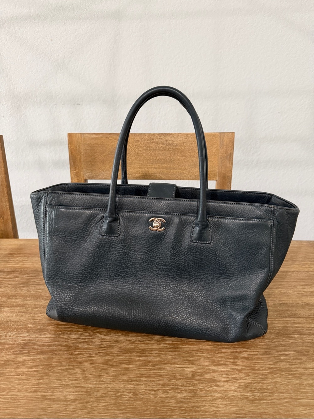 Chanel - Medium Cerf Executive blue Tote